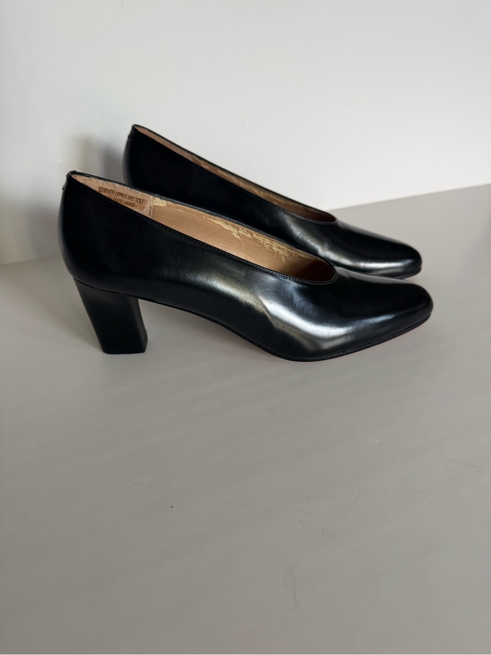 Ann Taylor Black Leather Pumps Heels Classic Pointed Toe NWOB Never Worn - Picture 2 of 9